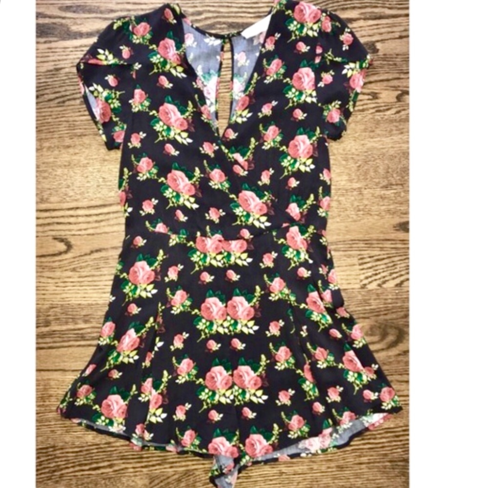 Kittenish Elena 🌹 romper
